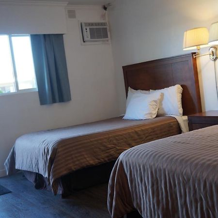 Westward Inn & Suites Λάνγκλεϊ Εξωτερικό φωτογραφία